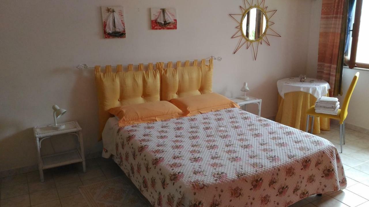 B&B Margherita Calasetta Exterior photo